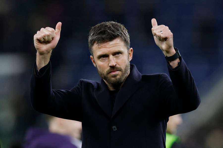 Carrick odpowiada kibicom, którzy skandowali jego nazwisko na Old Trafford: To miejsce znaczy dla mnie ogromnie dużo Carrick odpowiada kibicom, którzy skandowali jego nazwisko na Old Trafford: To miejsce znaczy dla mnie ogromnie dużo