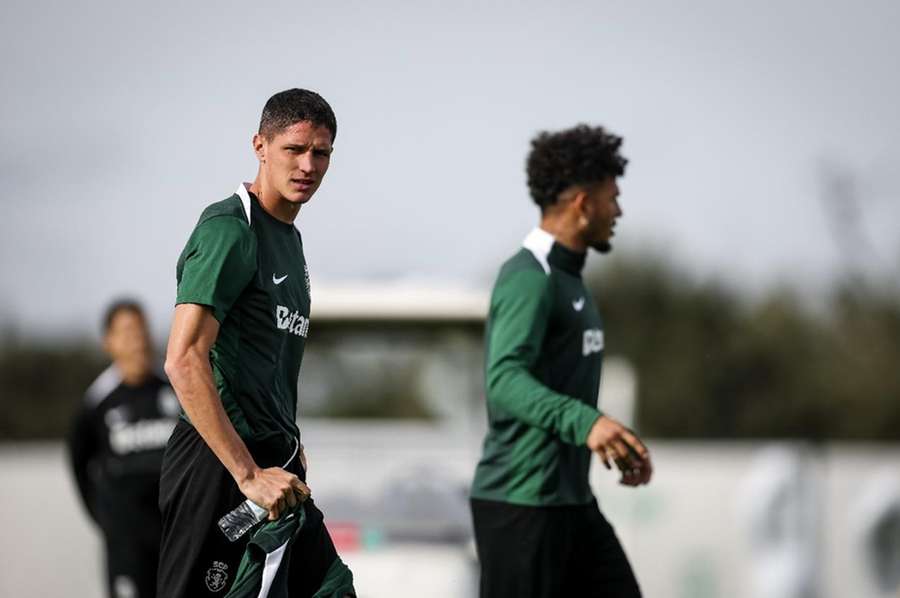 Altimira e Luis Suárez no treino do Sporting Altimira e Luis Suárez no treino do Sporting