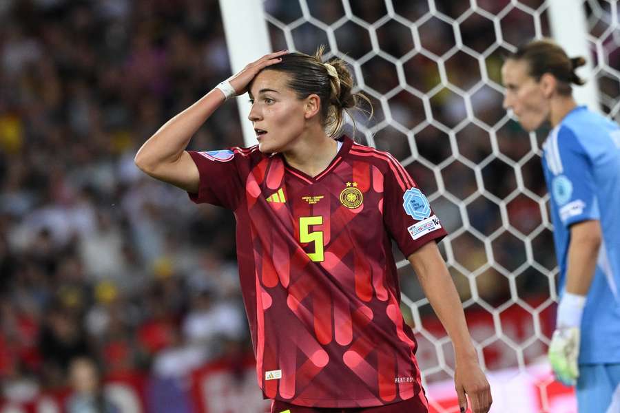 Carlotta Wamser se lamenta en la Eurocopa femenina