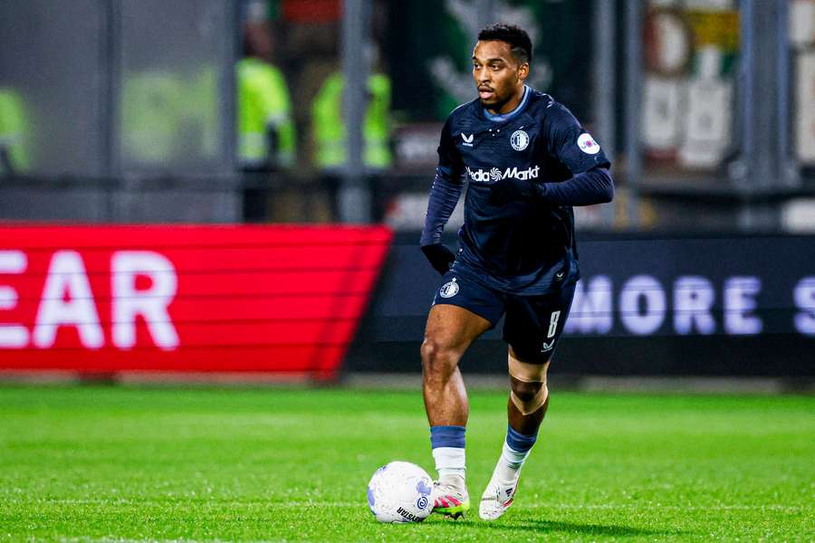 Dortmund battle Man Utd, West Ham for Feyenoord midfielder Timber
