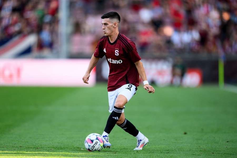 García se vrací do Španělska. García se vrací do Španělska.