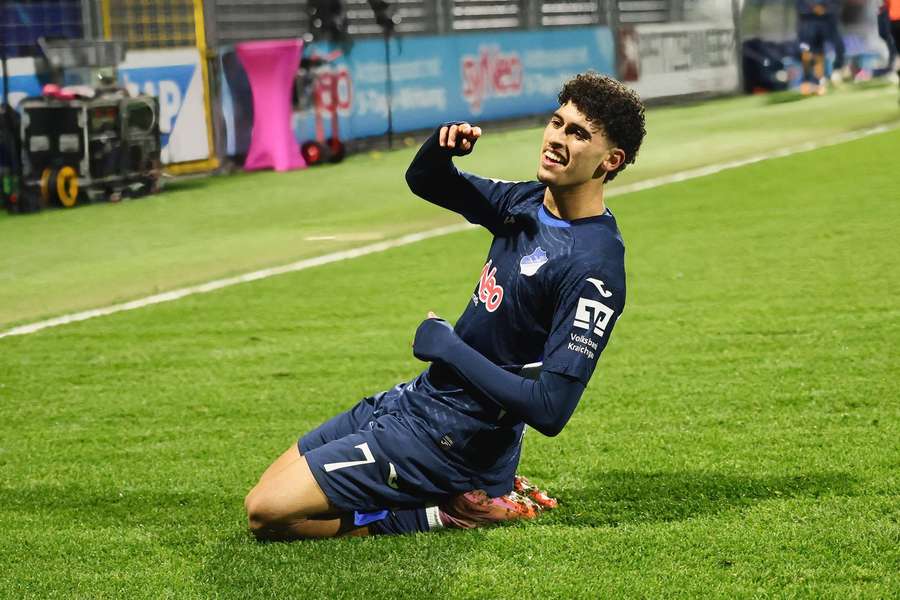 Amaimouni-Echghouyab kam in der 3. Liga in dieser Saison auf 15 Scorer-Punkte in 18 Spielen Amaimouni-Echghouyab kam in der 3. Liga in dieser Saison auf 15 Scorer-Punkte in 18 Spielen