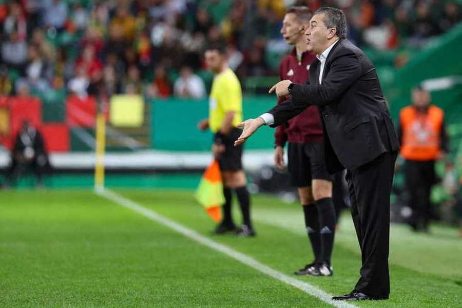 José Peseiro qualificou Nigéria para o CAN mas não tem continuidade garantida
