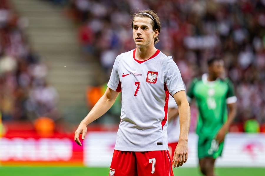 Jakub Kaminski é internacional polaco e está avaliado em 16,4 milhões de euros pelo Flashscore Jakub Kaminski é internacional polaco e está avaliado em 16,4 milhões de euros pelo Flashscore