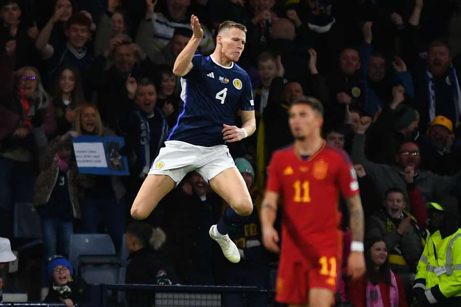 McTominay foi a estrela da noite em Glasgow