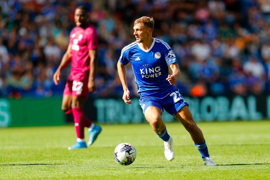 Chelsea eyeing Leicester midfielder Dewsbury-Hall