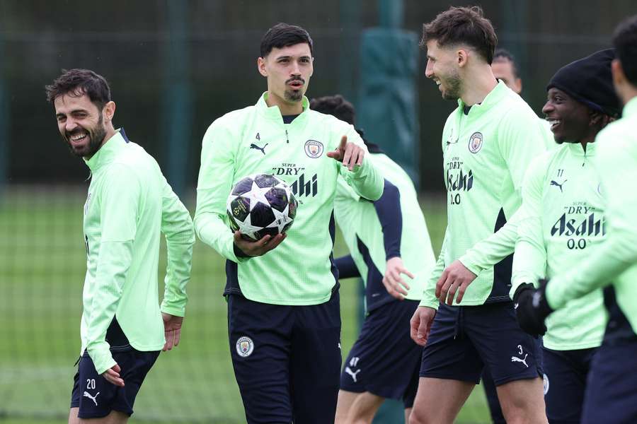 Bernardo Silva e Tijani Reijnders