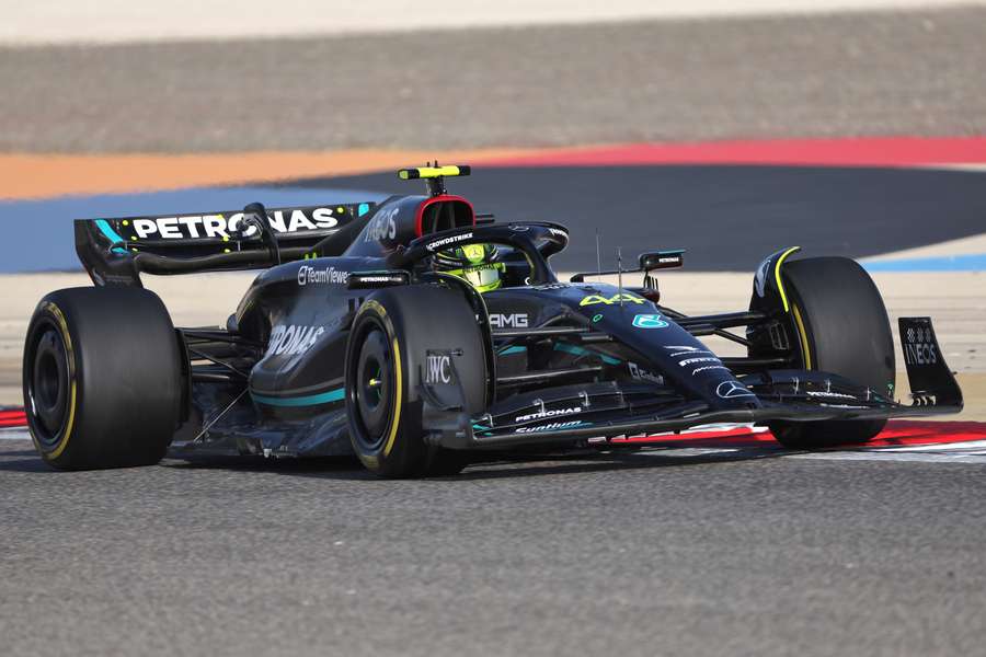 Lewis Hamilton i sin Mercedes-racer.