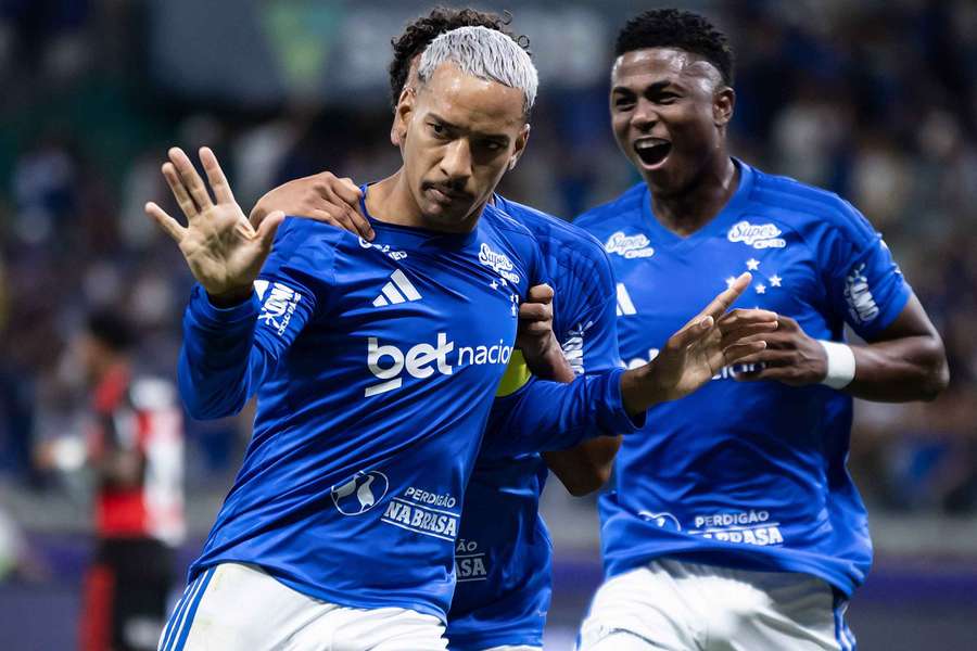 Matheus Pereira decidiu o duelo no lance final