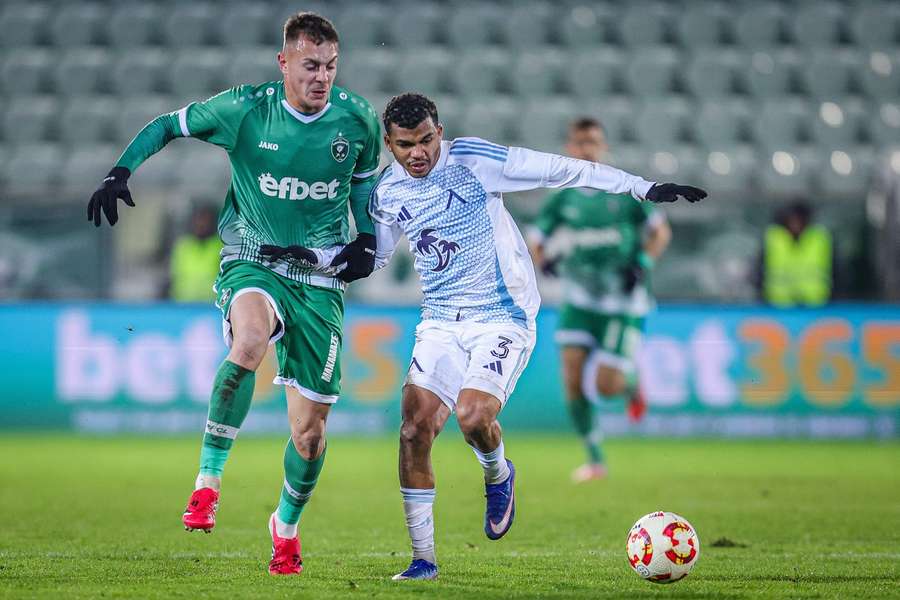 Filip Kaloč (vlevo) přišel do Ludogorce zrovna v sezoně, kdy po 14 letech nezískal titul.