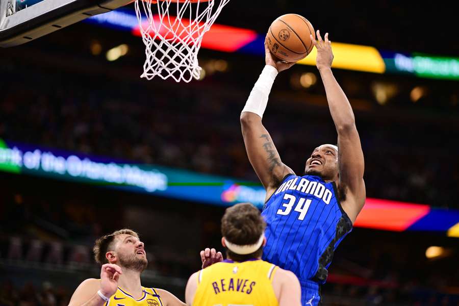 Les Lakers ont été battus cette nuit.