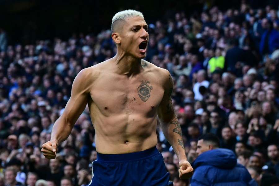 Richarlison marcou nos acréscimos em Tottenham 2x2 United Richarlison marcou nos acréscimos em Tottenham 2x2 United