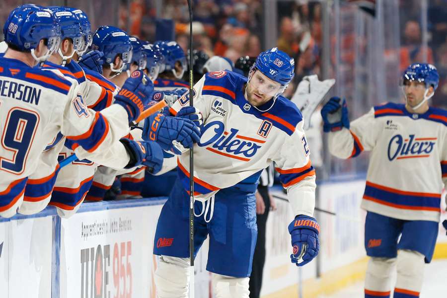 Leon Draisaitl und die Edmonton Oilers kommen allmählich ins Rollen Leon Draisaitl und die Edmonton Oilers kommen allmählich ins Rollen