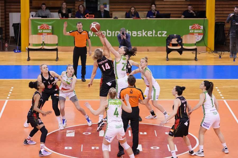 Nejvyšší česká basketbalová soutěž startuje v pátek.