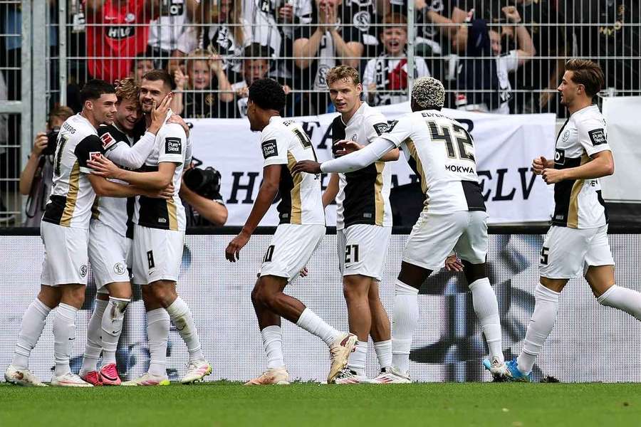 Traumstart für Elversberg in der Bundesliga Traumstart für Elversberg in der Bundesliga