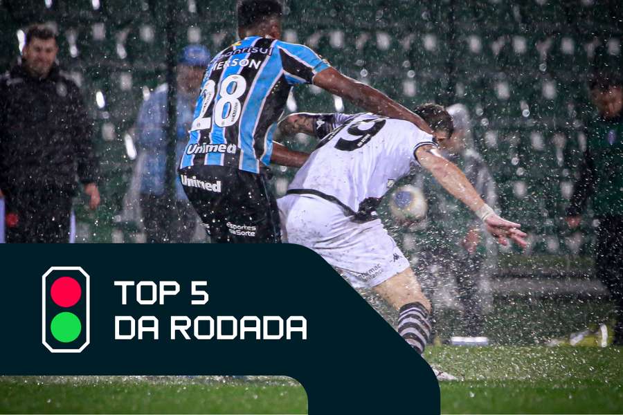 Vasco e Grêmio sofreram com a chuva em Cuiabá