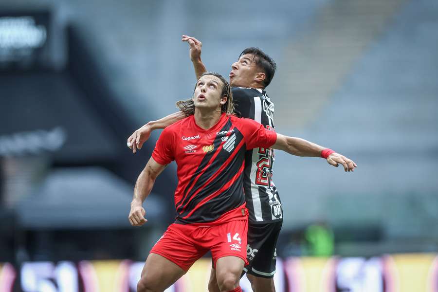 O primeiro tempo foi de pouco futebol na Arena MRV O primeiro tempo foi de pouco futebol na Arena MRV