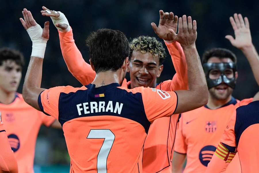 Vor CL-Duell mit Frankfurt: Barcelona festigt dank Torres die Tabellenführung