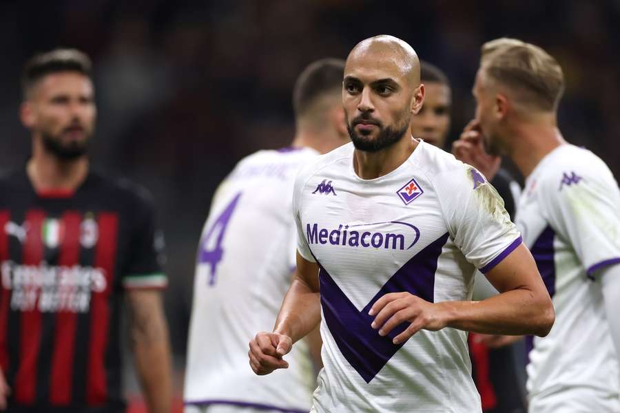 Sofyan Amrabat voor Fiorentina tegen AC Milan