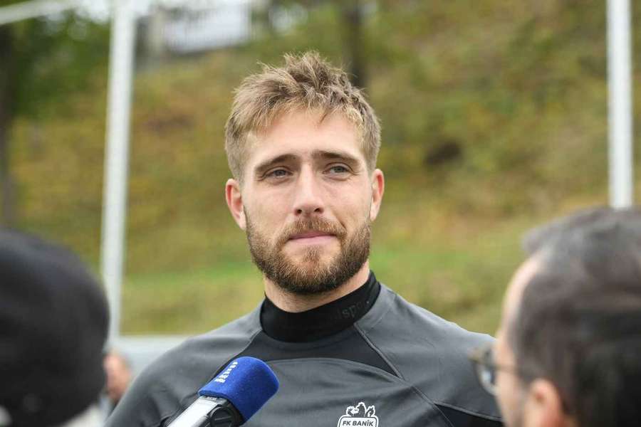 Brankář Baníku Most-Souš Tomáš Holý.