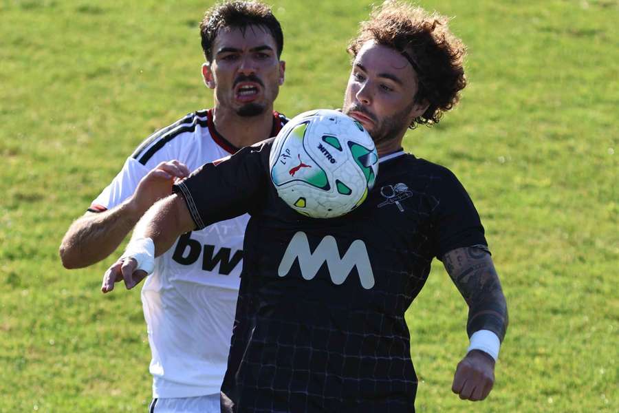 Rafael Barbosa, do Leixões, domina a bola Rafael Barbosa, do Leixões, domina a bola