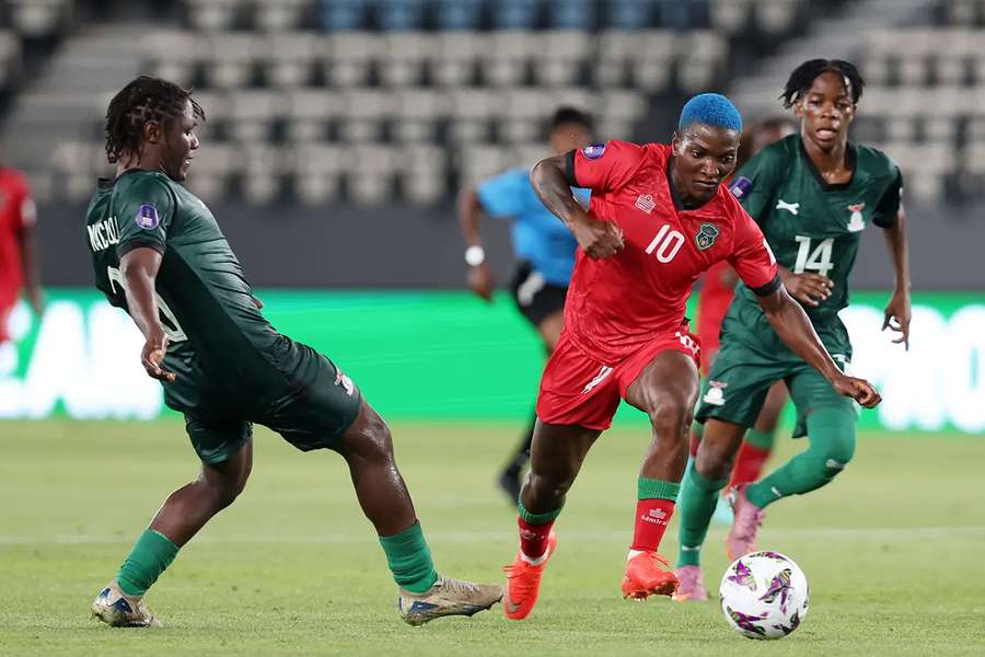 Le Malawi s'incline dans le derby face à la Zambie mais se qualifie pour des quarts historiques à la CAN Le Malawi s'incline dans le derby face à la Zambie mais se qualifie pour des quarts historiques à la CAN