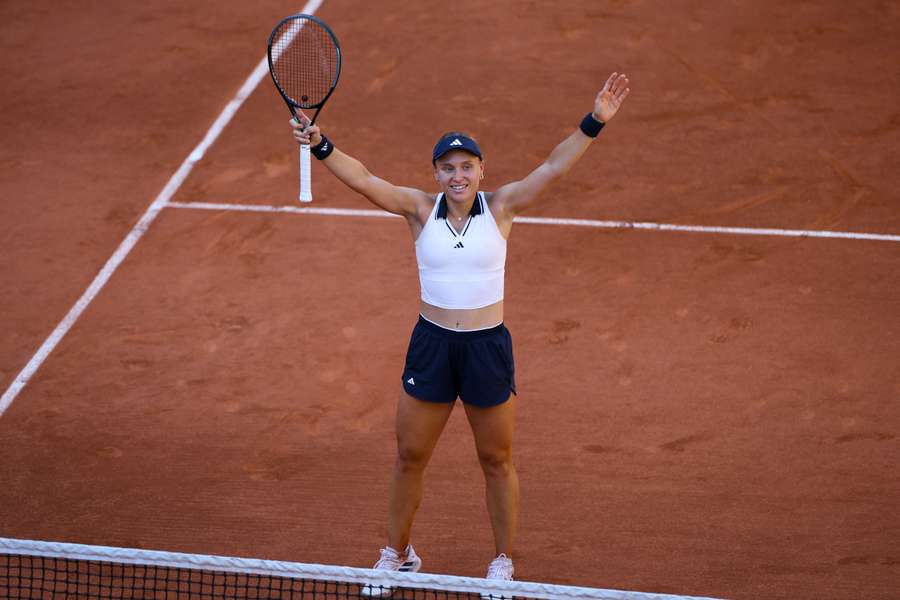 Yuliia Starodubtseva celebrates her victory in Paris