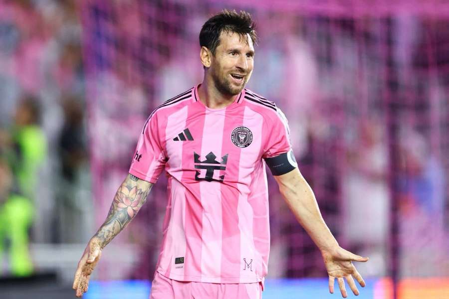 Messi não deu atenção ao interesse da Inter de Milão Messi não deu atenção ao interesse da Inter de Milão