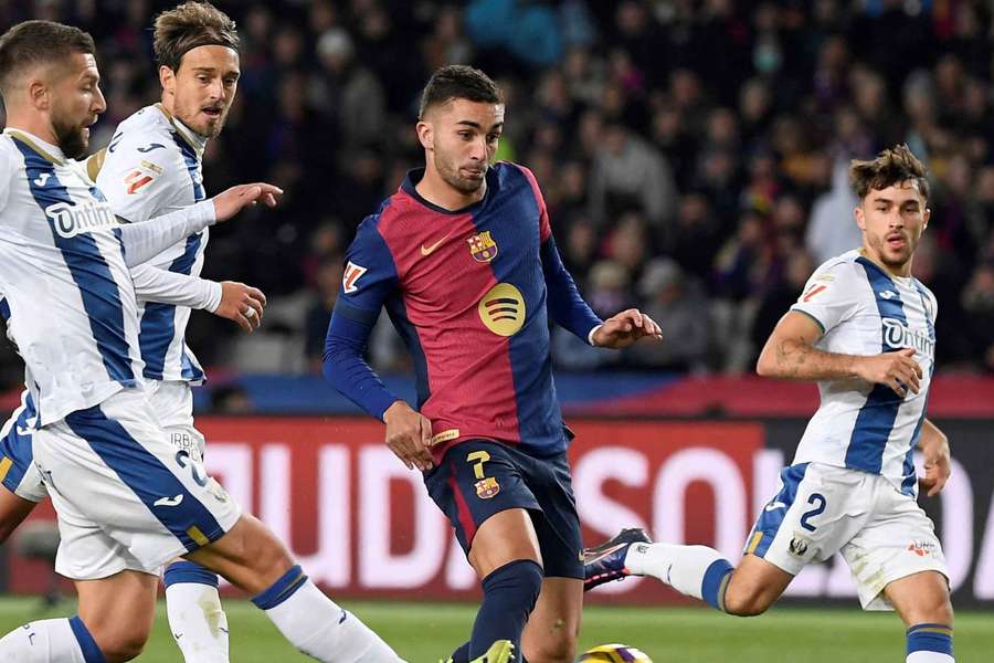 Ferran Torres é mais um lesionado do Barcelona