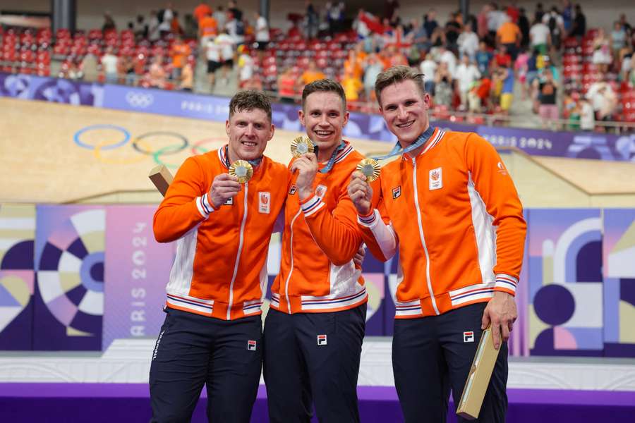 Roy van den Berg, Harrie Lavreysen en Jeffrey Hoogland met hun gouden plakken