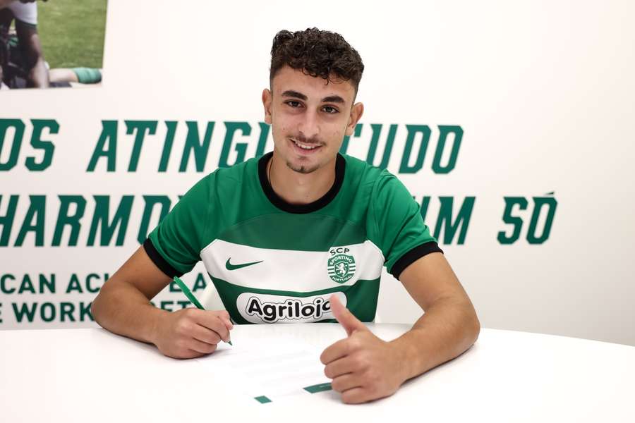 Argyris Christodoulou assinou contrato com o Sporting