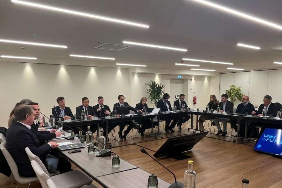 Pedro Proença na reunião em Gaia