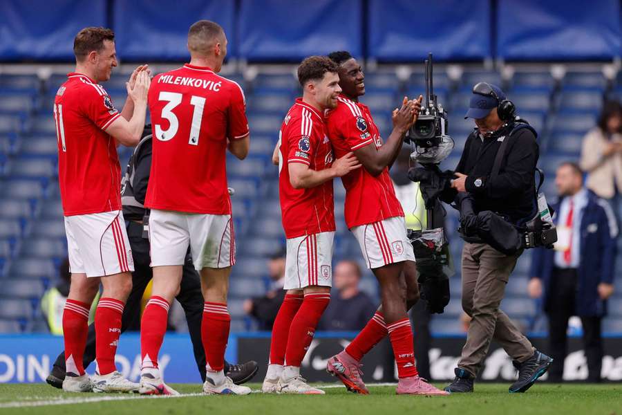 Nottingham Forest célébrant sa victoire.