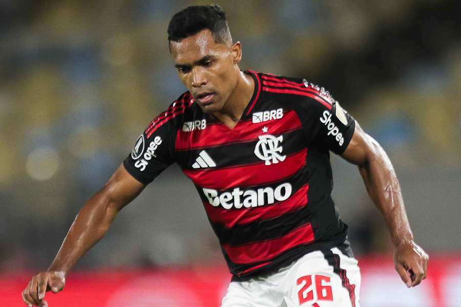 Alex Sandro falha o jogo do Flamengo com o Fortaleza Alex Sandro falha o jogo do Flamengo com o Fortaleza