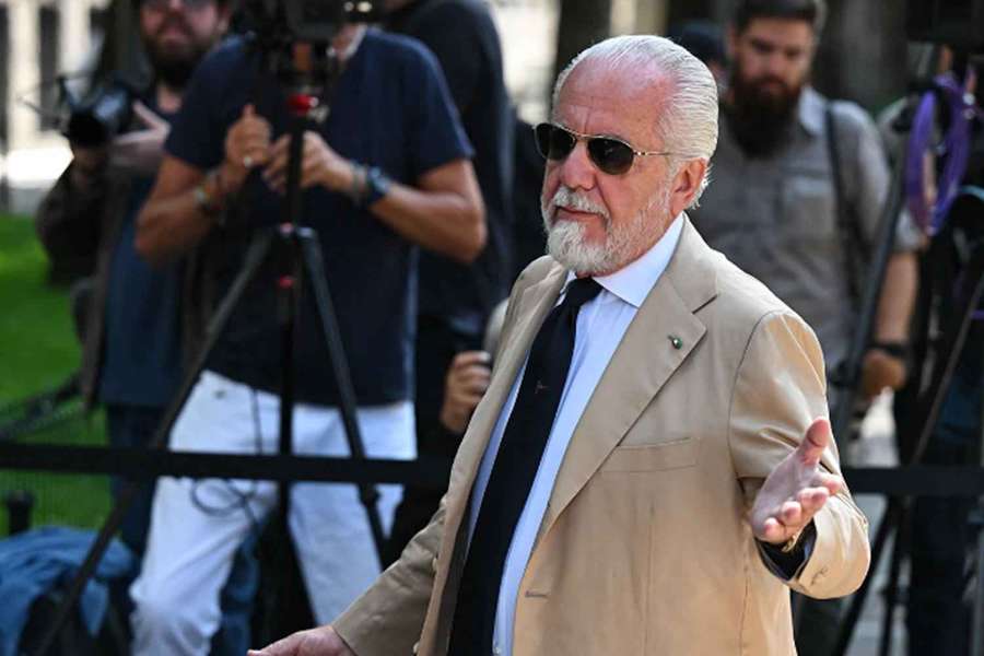 De Laurentiis navrhuje zavést speciální přestupová okna De Laurentiis navrhuje zavést speciální přestupová okna