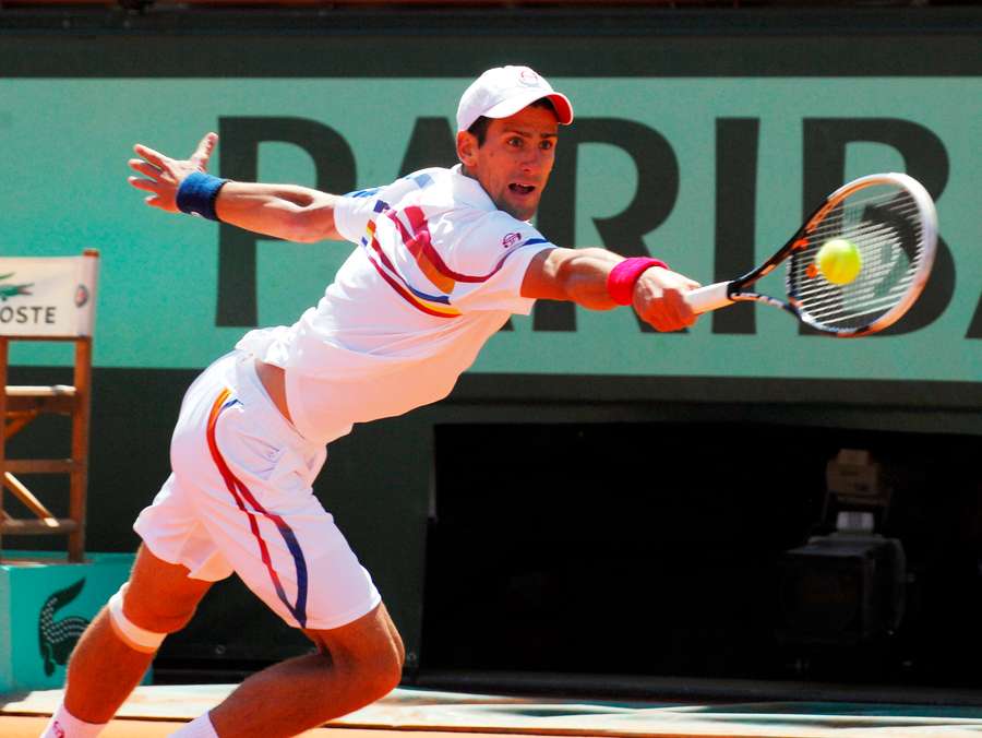 Novak Djokovic i aktion under French Open