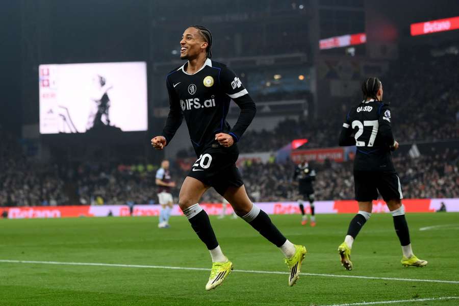 Pedro vstřelil Aston Ville tři branky.