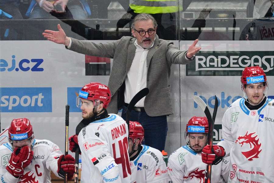 Týden v extralize: Motákův konec jako úleva pro techniky v O2 areně i rozjetý karlovarský mladík