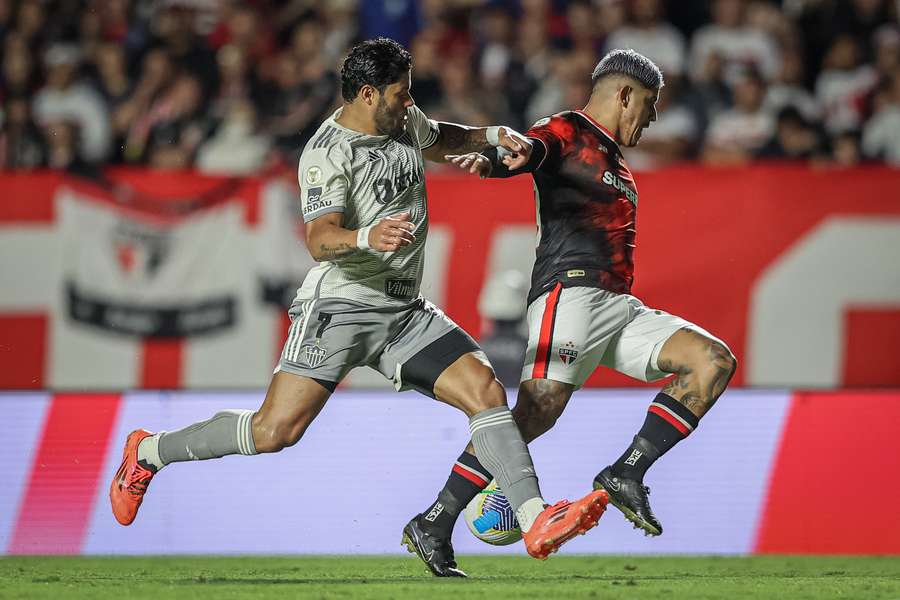 Os primeiros 45 minutos no MorumBIS foram dos melhores deste Brasileirão