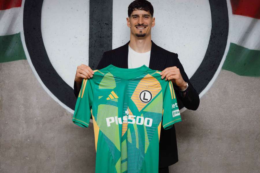 Kovacevic apresentado no Legia