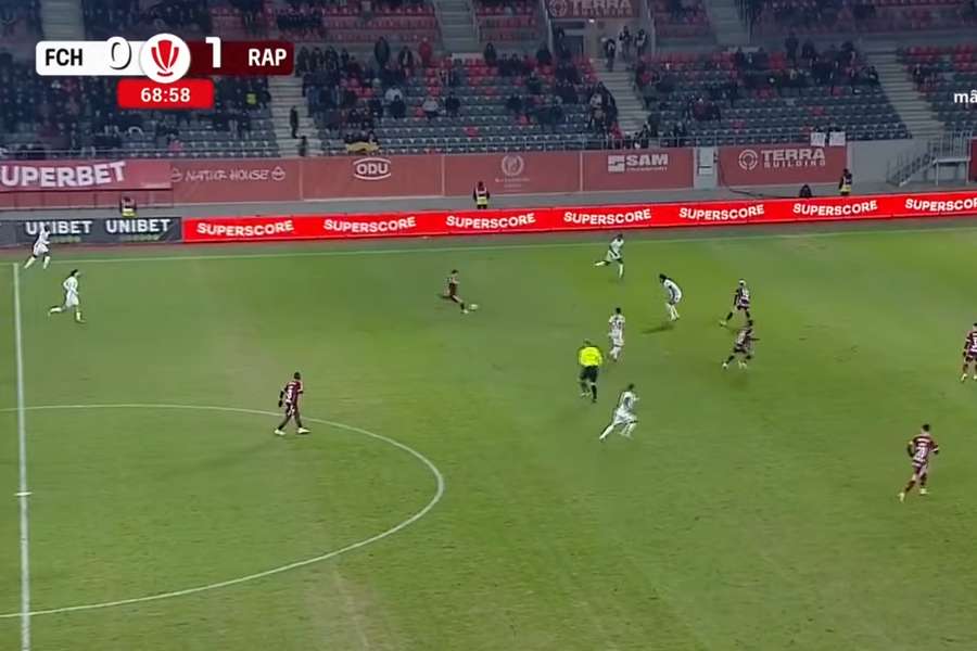 Dina Grameni înscrie superb în victoria Rapidului de la Sibiu