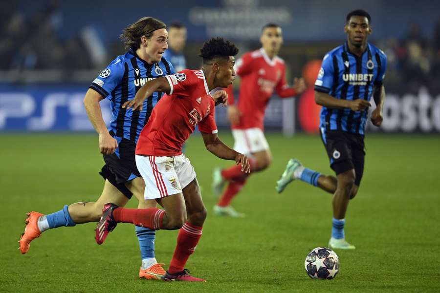 David Neres marca, Benfica goleia Club Brugge e avança na