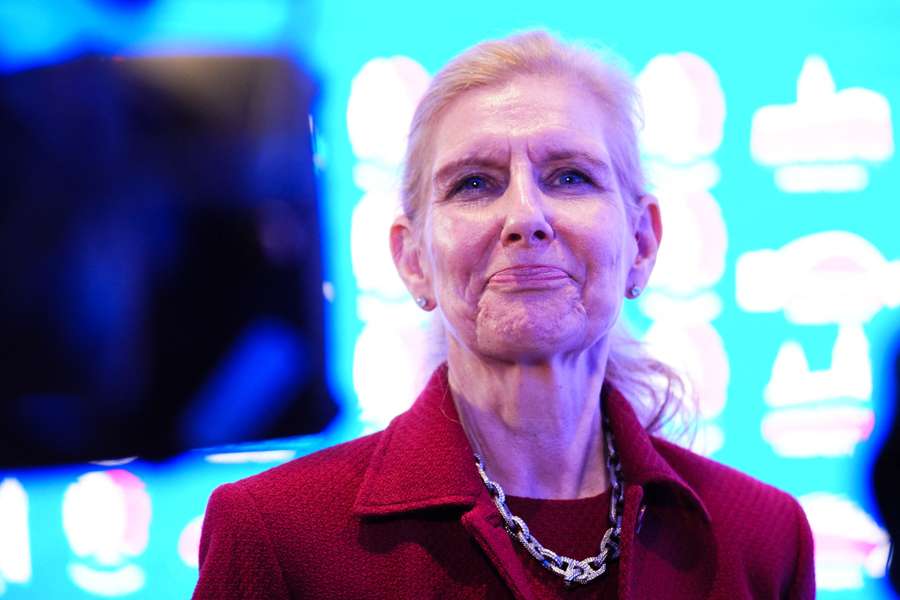 Debbie Hewitt é presidente da Federação Inglesa e vice-presidente da FIFA Debbie Hewitt é presidente da Federação Inglesa e vice-presidente da FIFA