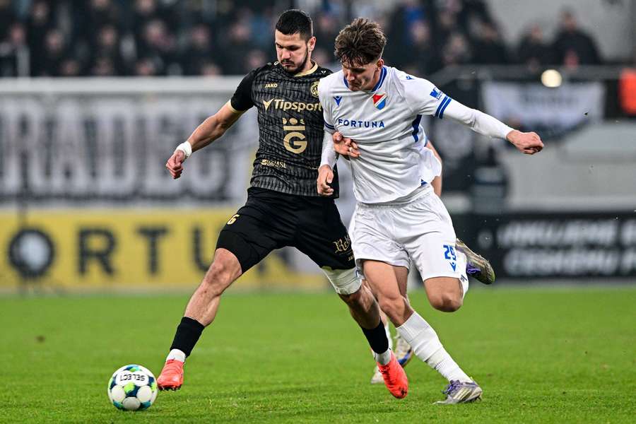 Baník porazil Hradec Králové na penalty.