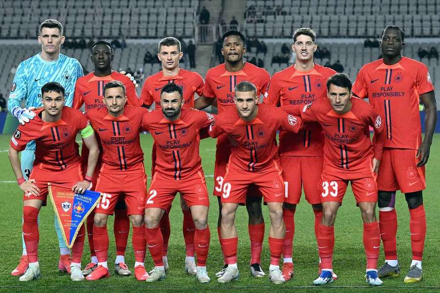 Cine transmite la TV meciul pentru optimi dintre FCSB și Manchester United