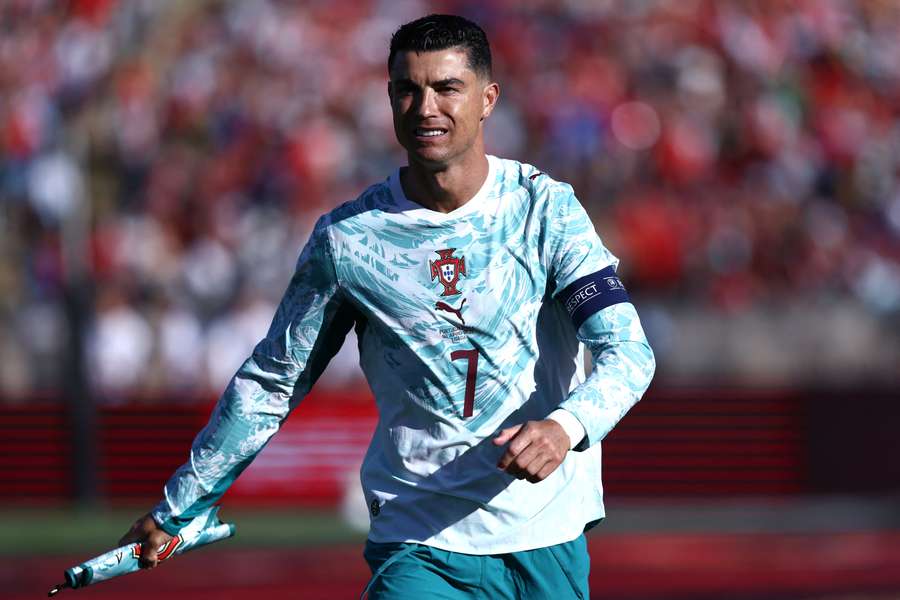 Ronaldo a jeho Portugalsko patří mezi širší okruh favoritů. Ronaldo a jeho Portugalsko patří mezi širší okruh favoritů.