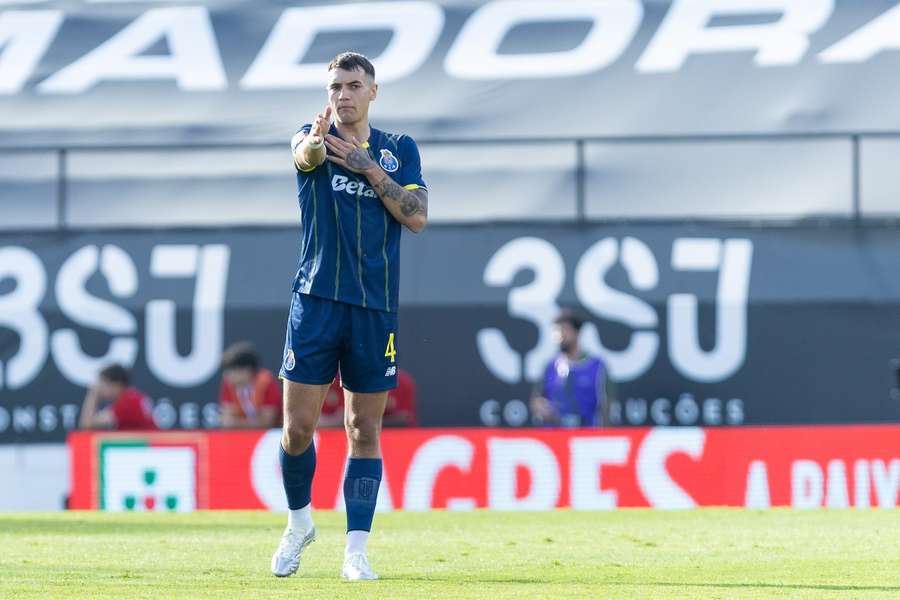 Kiwior assinou pelo FC Porto até junho de 2030