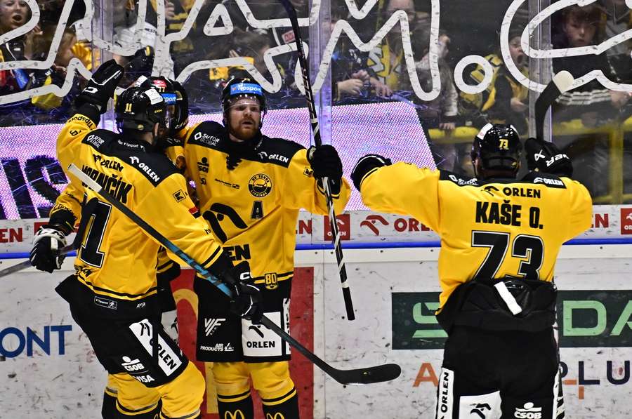 Litvínov napriek trápeniu zvíťazil.