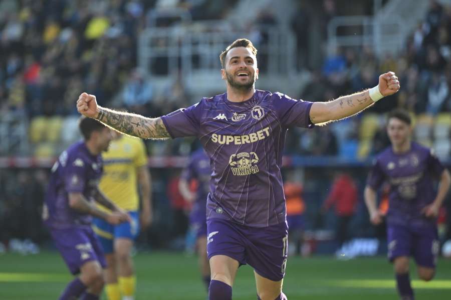 Niedziela z Ekstraklasą: Pewna wyjazdowa wygrana Wisły, Raków podejmuje Cracovię