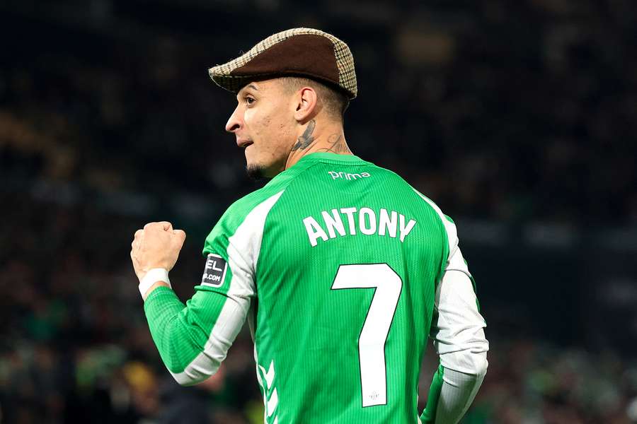 Antony participou da jogada que abriu a goleada do Betis sobre o Getafe